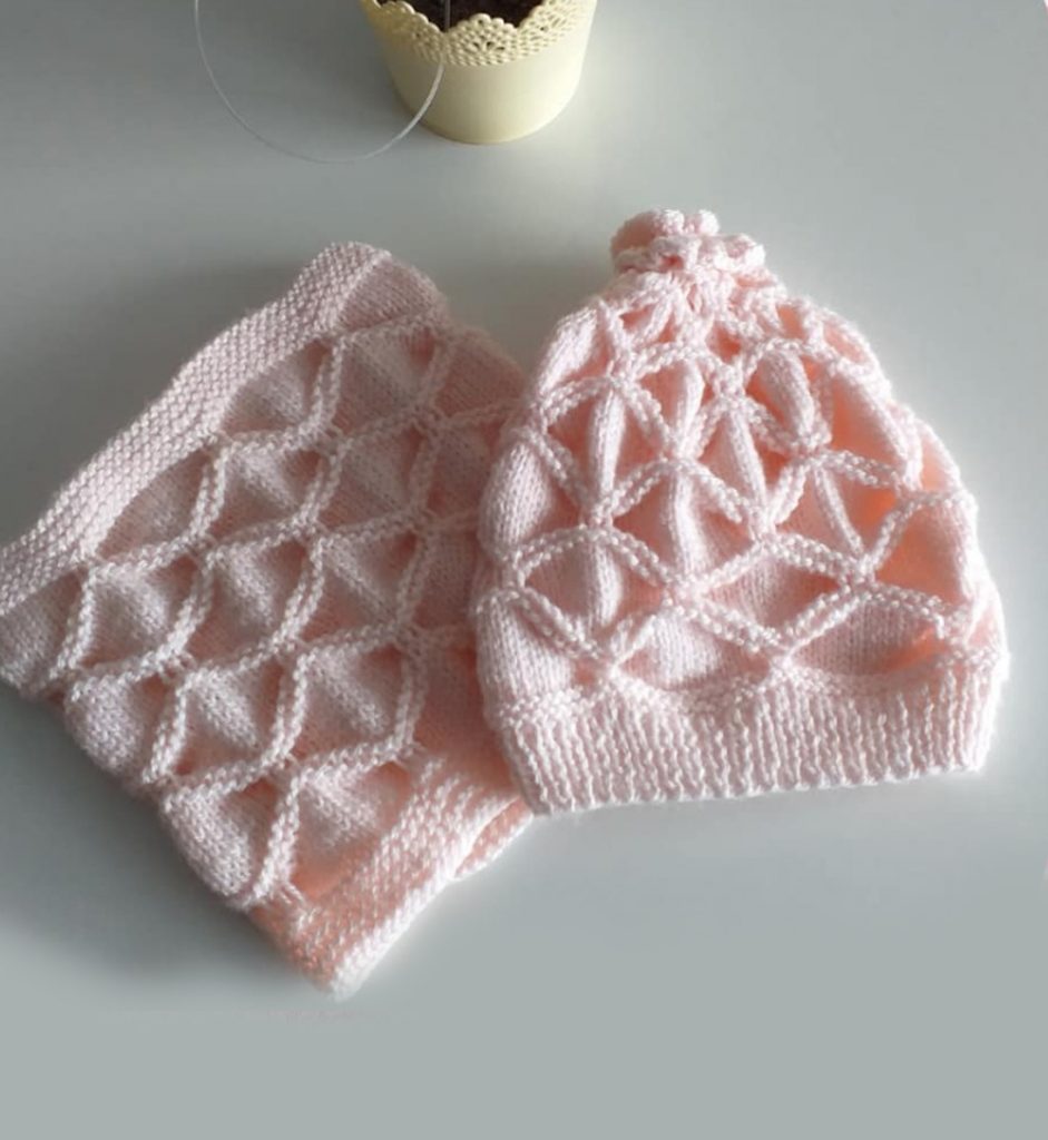Wow! Adorable baby knit hat design